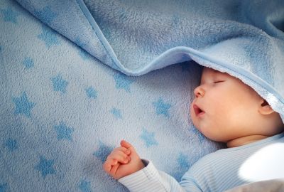 Որքա՞ն պետք է քնի նորածին երեխան