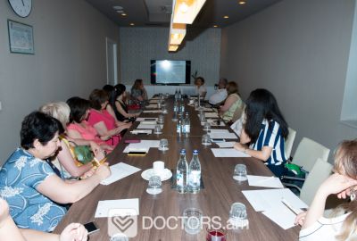 Ս. Վ. Մալայանի անվան ակնաբուժական կենտրոնի մասնագետները պոլիկլինիկայի ակնաբույժներին ներկայացրեցին կատարակտի վիրահատության ժամանակակից մեթոդները