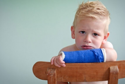 First aid for children. Bone fractures
