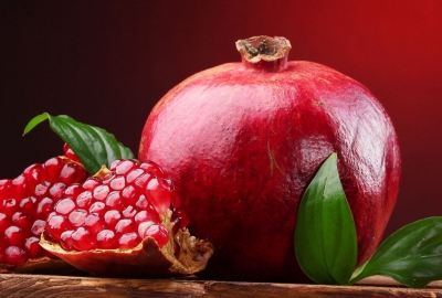 Five powerful health benefits of eating pomegranate!