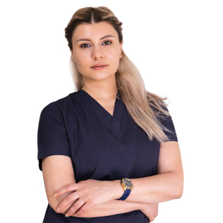 Дина  Кареновна Захарова 