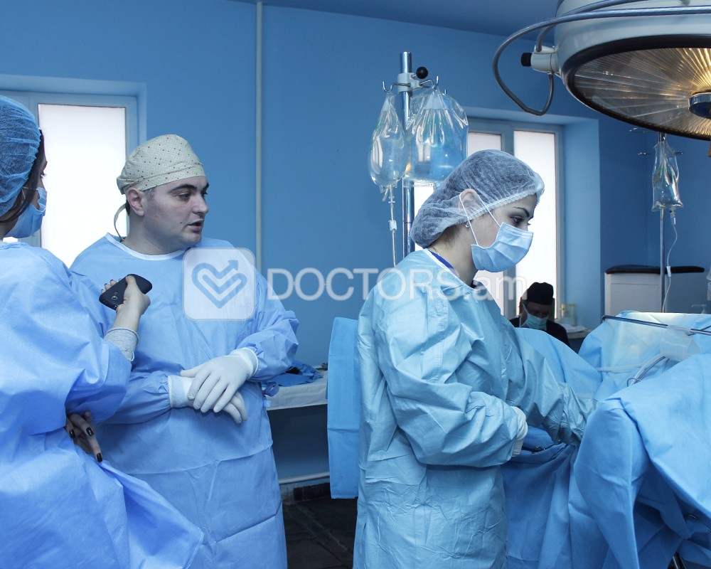 Միքայելյան վիրաբուժության ինստիտուտը համալրվել է նոր սարքավորումներով. ներմիզուկային բիպոլյար մասնահատման առաջին վիրահատությունը՝ ֆոտոշարքով